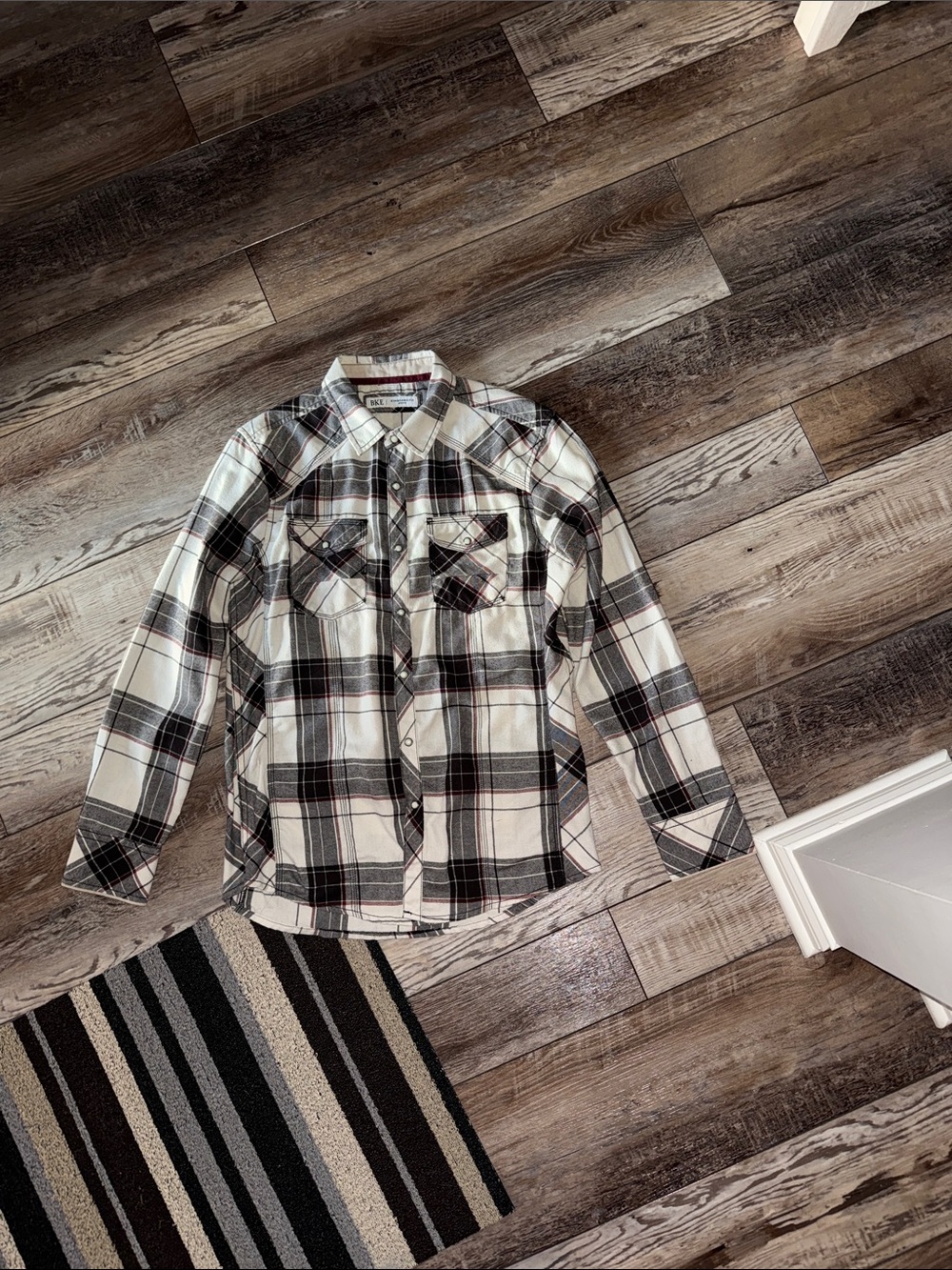 BKE Black and White Plaid Long-Sleeve Button-Down Shirt